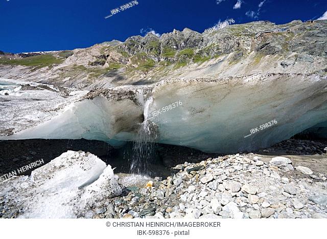 Grossglockner mountain group and glacier Pasterze, national park Hohe Tauern, Carinthia, Austria