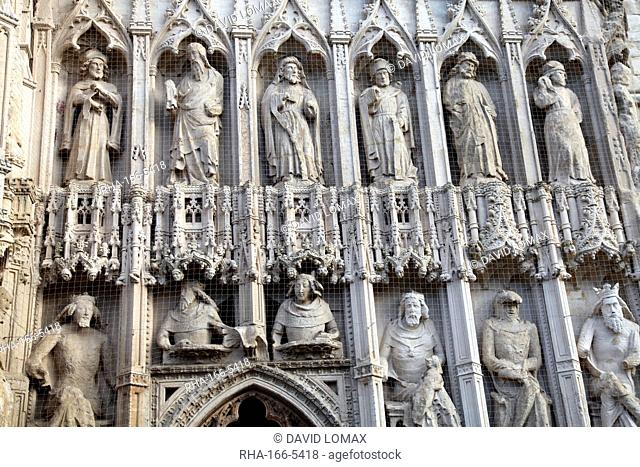 Figures over the west door of Exeter Cathedral, Exeter, Devon, England, United Kingdom, Europe