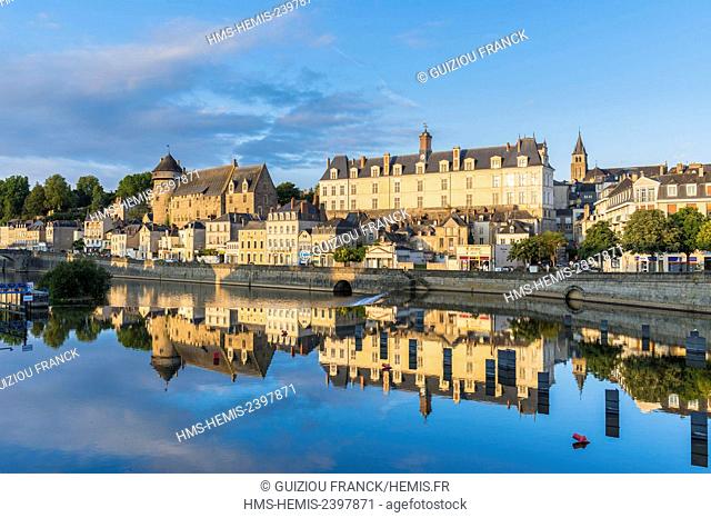 France, Mayenne, Laval, the banks of Mayenne river, the medieval Old Castle and the Renaissance New Castle