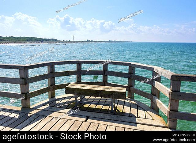Baltic Sea, Fischland, Darss, seaside resort Wustrow, pier, wooden railing, bench