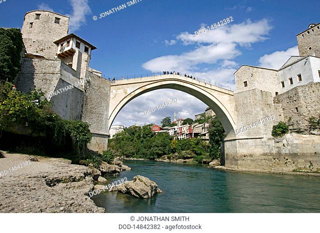 Bosnia, Mostar, Stari Most, the reconstructed bridge over river Neretva