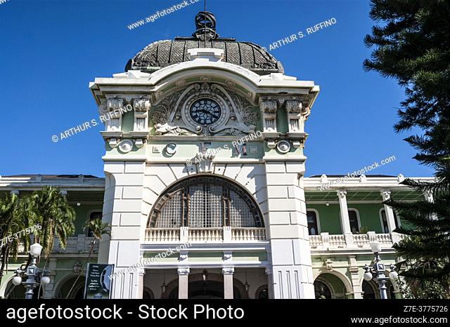 Façade of C. F. M. Railway Building. Maputo Railway Station. Workers' Square (Praca dos Trabalhadores). Considered one of the most beautiful railway stations in...