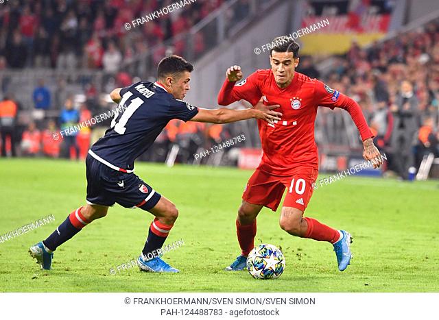 Philippe COUTINHO (FC Bayern Munich), action, duels versus Mateo GARCIA (Belgrade). FC Bayern Munich-Roter Stern Belgrade 3-0, Football Champions League