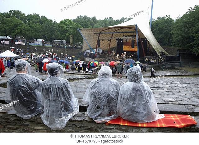 Cheerful fans despite the poor weather, Koelsch Festival, Loreley Open-air Stage, St. Goarshausen, Rhineland-Palatinate, Germany, Europe