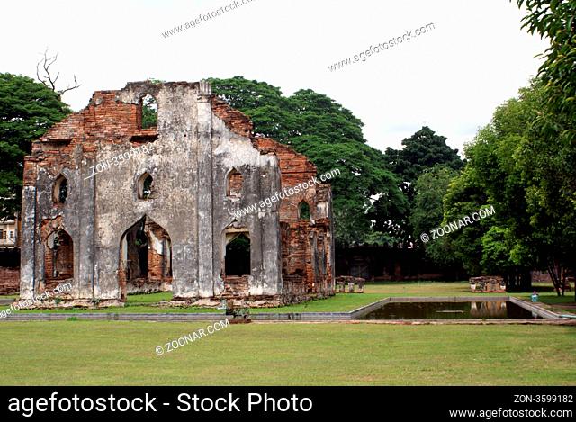 Ruins in Phra Narai Rachanivej in Lopburi, Thailand