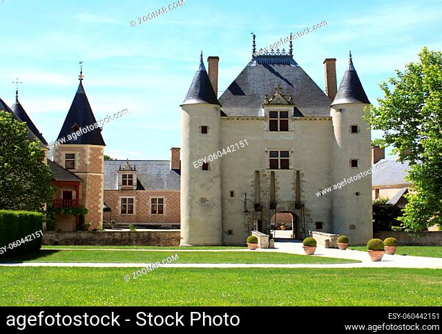 Photograph of the Castle of Chamerolles in the loiret