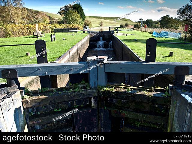 Canal lock built of iron due to sandy soil conditions, Beeston Iron Lock, Shropshire Union Canal, Beeston, Tarporley, Cheshire, England, United Kingdom, Europe