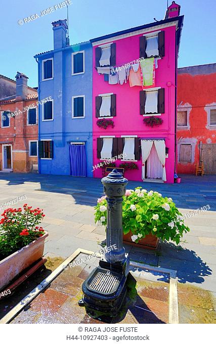 Italy, Europe, travel, Burano, architecture, colourful, colours, tourism, Venice, fountain