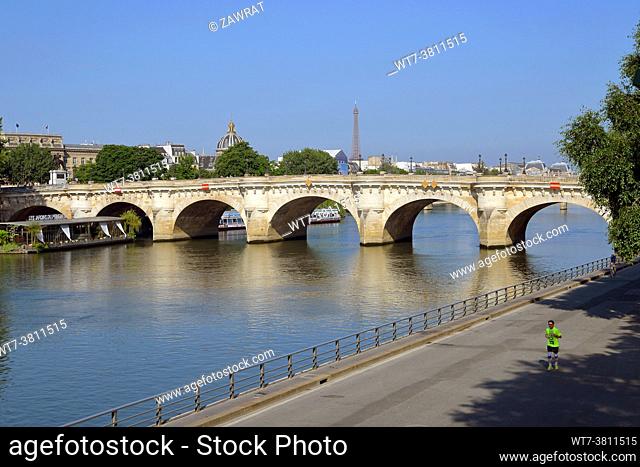Seine, Pont Neuf, bridge, water, jogger, morning in Paris, river bank