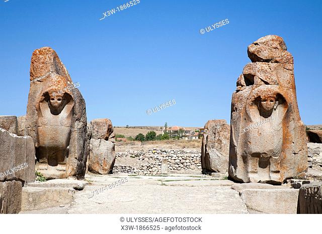 sphinx gate, archaeological area, alacahoyuk, hattusa area, central anatolia, turkey, asia