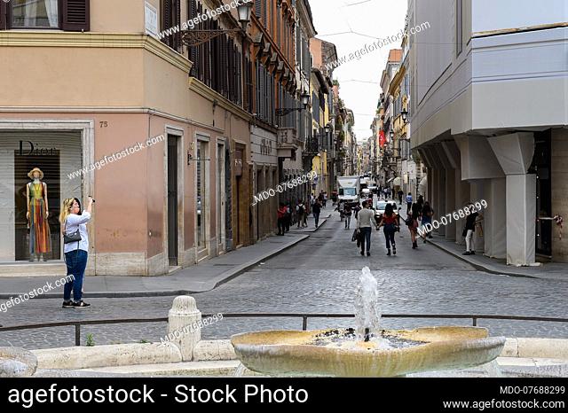 Coronavirus emergency (Covid-19) Phase 2. The gradual and slow reopening of retail stores in the center of Rome. In the photo the Piazza di Spagna with few...