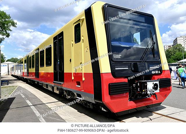 27 June 2018, Germany, Berlin: The first finished half train of the model 484 for Berlin and Brandenburg's S-Bahn. The S-Bahn ordered 106 trains