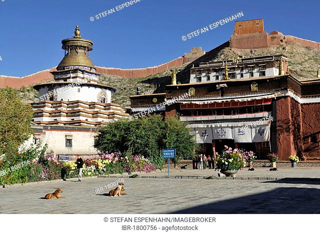 Kumbum stupa and monastery Paelkhor, Pelkhor Chode, Gyantse, Gyangze, Tibet, China, Asia