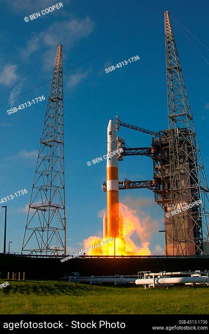USA, Florida, Cape Canaveral, View of space shuttle taking off, A United Launch Alliance (ULA) Delta IV (Delta 4) rocket launches from Cape Canaveral with the...