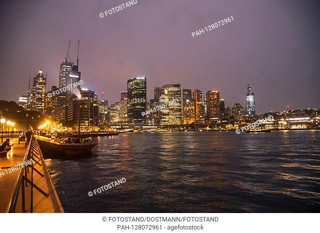 Australia 2019: Impressions Australia - November / December - 2019 The Sydney skyline at aftert | usage worldwide. - /Australien