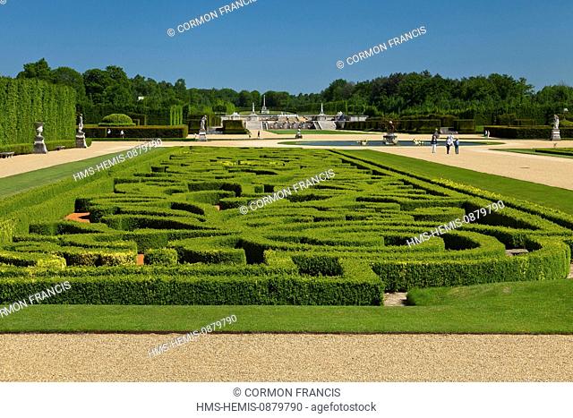 France, Eure, Le Neubourg, Chateau du Champ de Bataille, 17th century castle renovated by decorator Jacques Garcia who recreates the formal gardens inspired by...