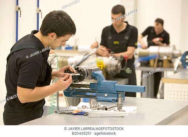 Talleres MYL. Spindle manufacturing and repairing. Mendaro. Gipuzkoa, Euskadi, Spain