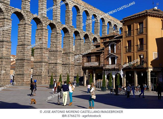 Aqueduct of Segovia, an aqueduct bridge, Plaza del Azoguejo, UNESCO World Heritage Site, Segovia, Castile and León, Spain