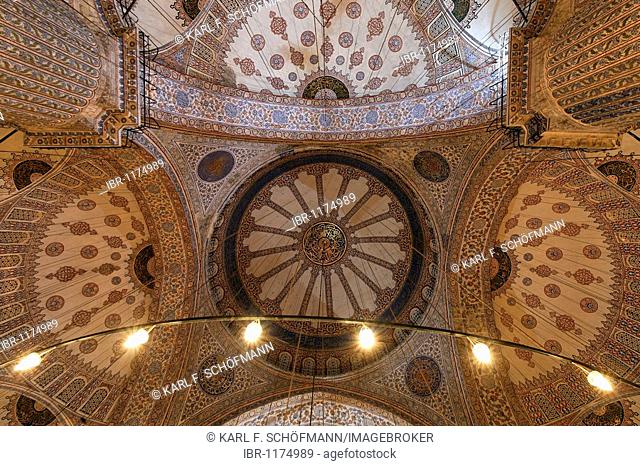 Blue Mosque, Sultan Ahmet Camii, view into the dome, Sultanahmet, Istanbul, Turkey