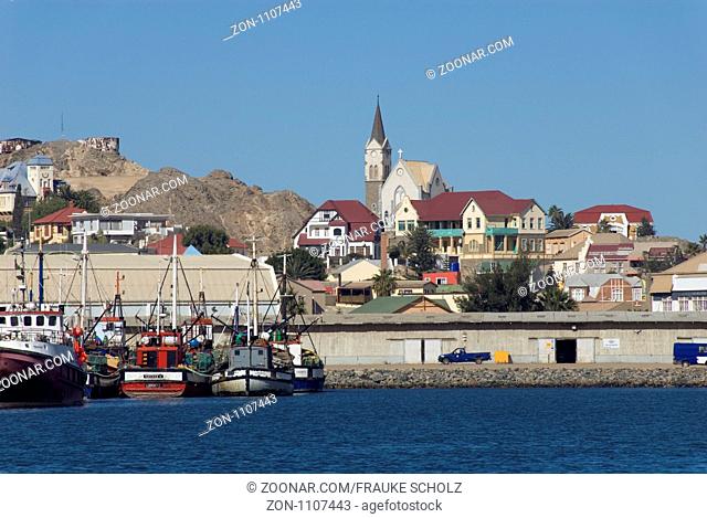 Afrika, Namibia, Lüderitz, Blick auf die Stadt, Hafen, Felsenkirche, Robert Harbour