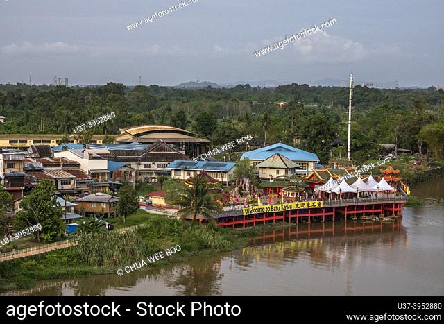 View of Guang Loong Temple from The Sky Bridge, Batu Kawah Water Front, Kuching, Sarawak, East Malaysia, Borneo