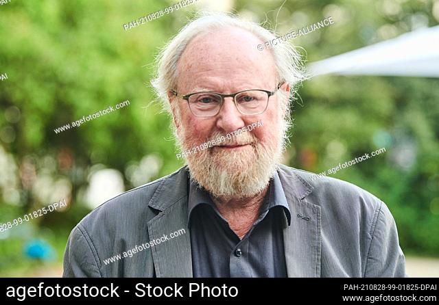 24 August 2021, Berlin: Wolfgang Thierse, former President of the German Bundestag, stands in the garden of St. Elisabeth's Church
