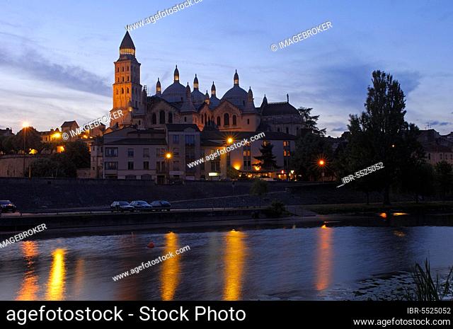 Perigueux, Saint Front Cathedral, Isle River, UNESCO World Heritage Site, Perigord Blanc, Dordogne, Aquitaine, France, Europe