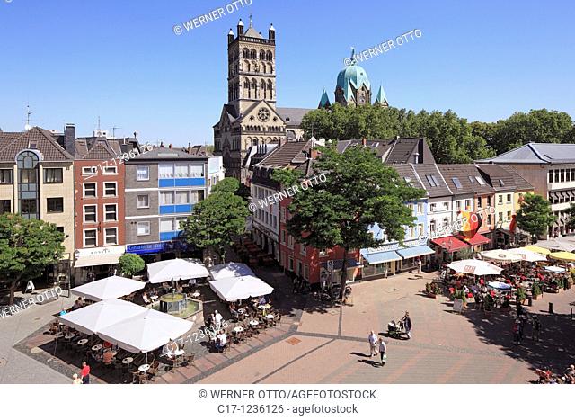 Germany, Neuss, Rhine, Lower Rhine, North Rhine-Westphalia, panoramic view, houses at the market place, pedestrian zone, sidewalk cafe, Quirinus Minster