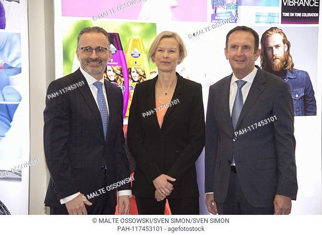 From the left: Carsten KNOBEL, member of the Management Board, Chief Financial Officer, Purchasing & Integrated Business Solutions, CFO, CFO, Kathrin MENGES