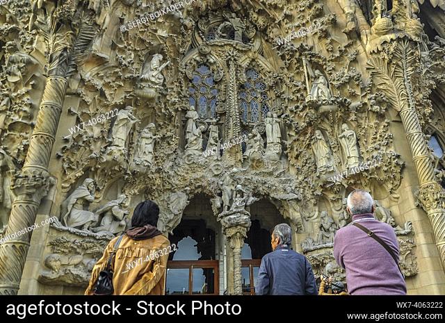 ENG:: Sculptures made by Etsuro Sotoo on the Nativity façade of the Sagrada Familia basilica (Barcelona, Catalonia, Spain)