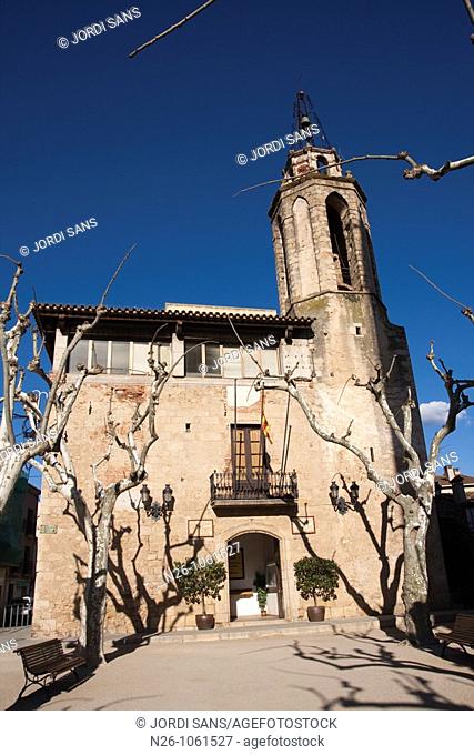 Ayuntamiento de Breda  Antigua iglesia de Santa Maria  España, Catalunya, provincia de Girona, comarca de la Selva, Breda