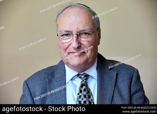 28 January 2020, Hamburg: Efraim Zuroff, historian and director of the Simon Wiesenthal Center in Jerusalem, stands in a corridor of the criminal justice...