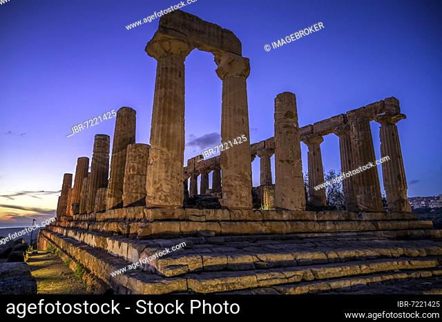 Temple of Hera, Valle dei Templi (Valley of the Temples) Archaeological Park, Agrigento, Sicily, Italy, Europe