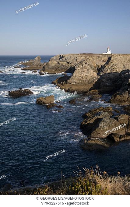 rocky coast and lighthouse, Les Poulains, Pointe des Poulains, Belle Ile island, Atlantic Ocean, Morbihan, Bretagne, France