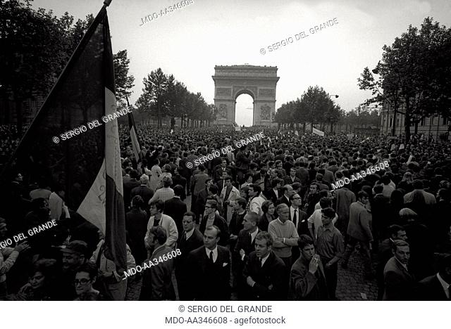 The risk of a revolution in Paris has been averted. The demonstration of supporters of De Gaulle in the Champs-Elysées, under the Arc de Triomphe