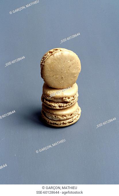 Almond-flavoured macaroons