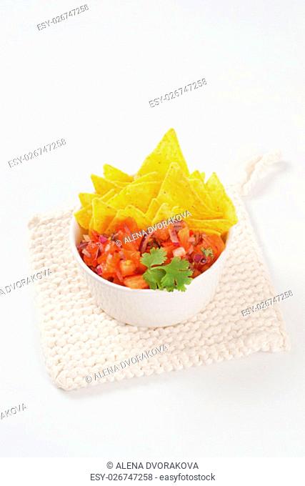 bowl of salsa fresca and tortilla chips