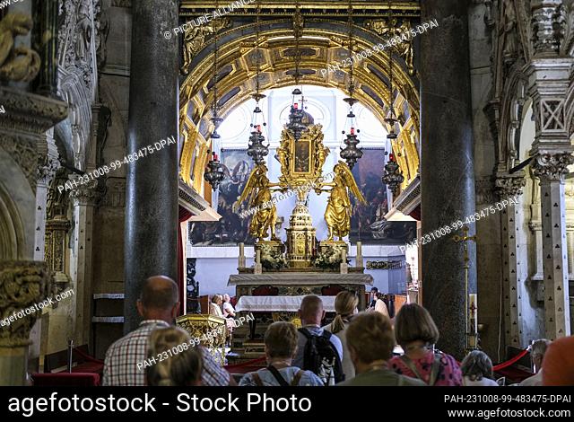 PRODUCTION - 19 September 2023, Croatia, Split: The main altar in the Cathedral of St. Domnius (Croatian Katedrala Sv. Dujma, also Katedrala Svetog Duje