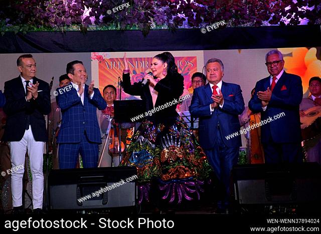 MEXICO CITY, MEXICO - MAY 24: Singer Alejandra Avalos and Gustavo Adolfo Infante during the launch of the album ‘Muy Mexicana’ at Salon Las Tertulias on May 24