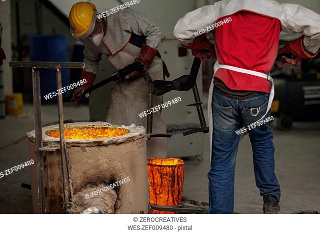 Worker working in a foundry