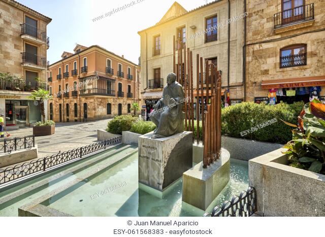 Monumento al Maestro Salinas, Salamanca City, Spain, Europe