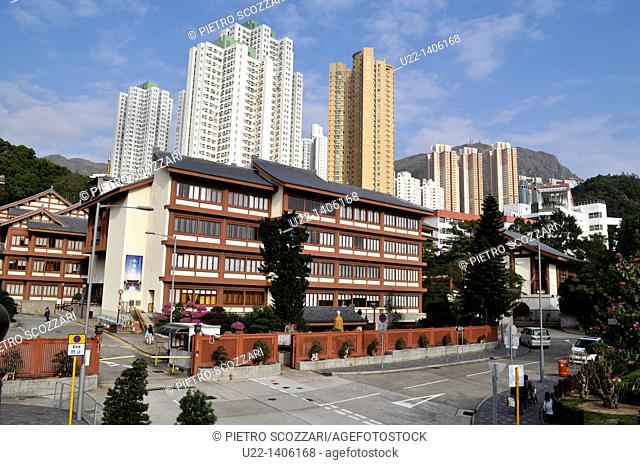 Hong Kong: buildings by the Chi Lin Nunnery, in Diamond Hill (Kowloon)