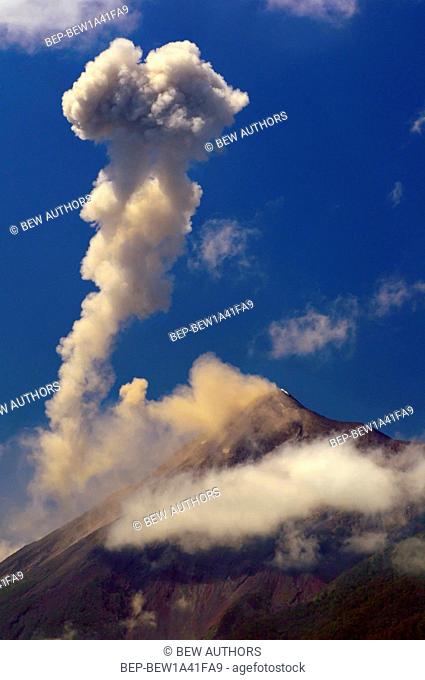 Guatemala, Volcan de Fuego, active stratovolcano