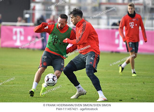 Javi (Javier) MARTINEZ (FC Bayern Munich), action, duels versus Franck RIBERY (Bayern Munich). Training FC Bayern Munich Soccer 1
