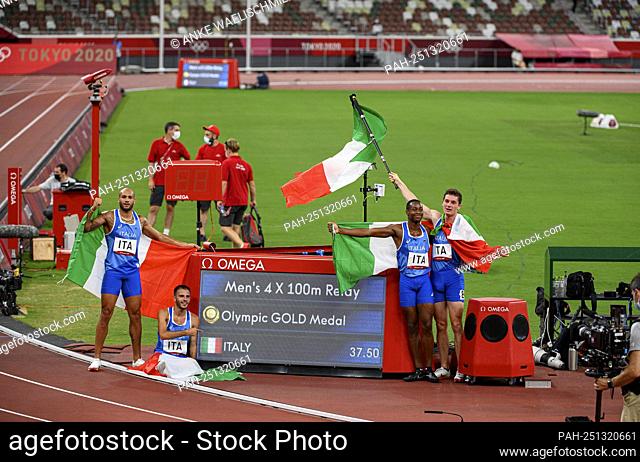 Team Italy ITA cheers at the scoreboard, Eseosa Fostine DESALU (ITA), Filippo TORTU (ITA), Lamont Marcell JACOBS (ITA) Lorenzo PATTA (ITA), jubilation, cheering