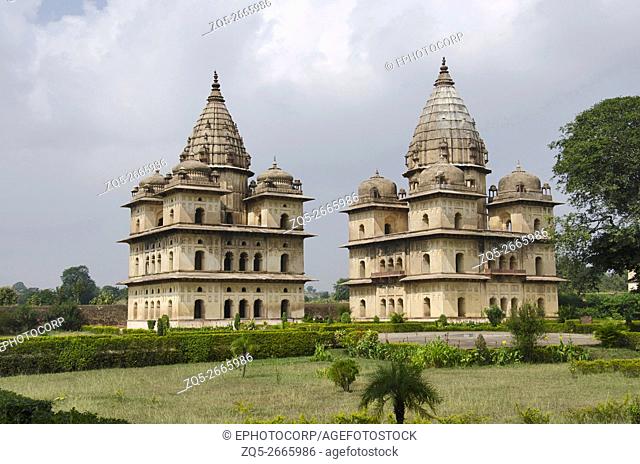 Exterior view of chhatri at Orchha. Town established by Rudra Pratap Singh after 1501, Betwa River, Orchha, Tikamgarh District, Madhya Pradesh, India