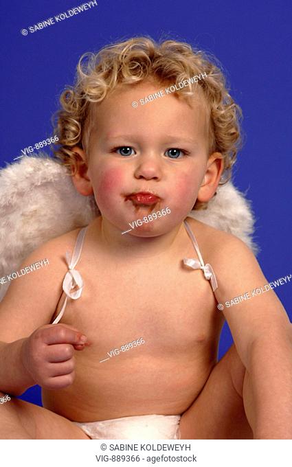 Little boy with angel's wings. - 30/06/2008