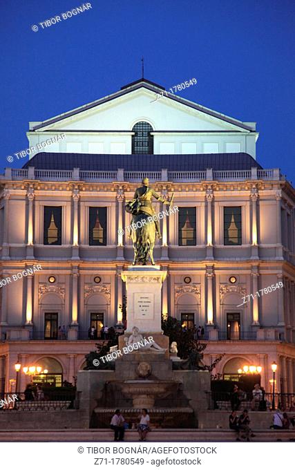 Spain, Madrid, Plaza de Oriente, Teatro Real, Felipe IV statue