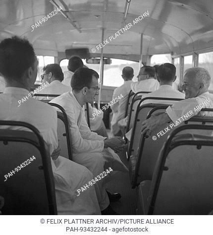 The image probably documents a joint excursion, presumably the lake at Barranquilla, Colombia, 1958. | usage worldwide. - See bei Barranquilla/Colombia