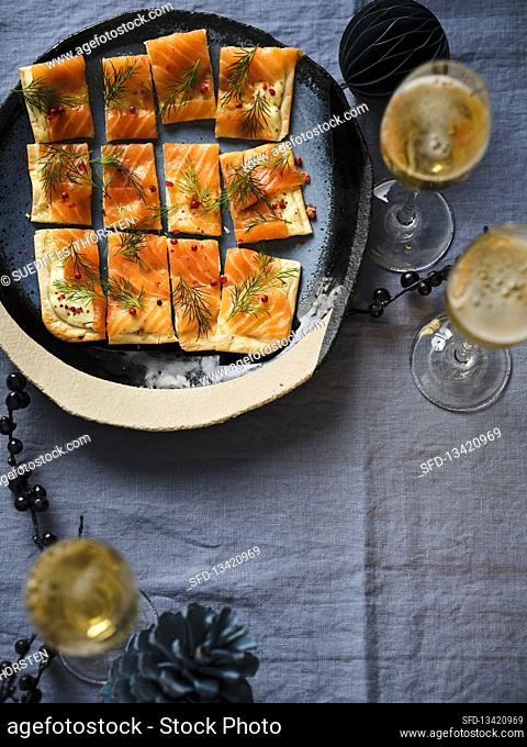 Tarte flambÃ©e with smoked salmon (Christmas)